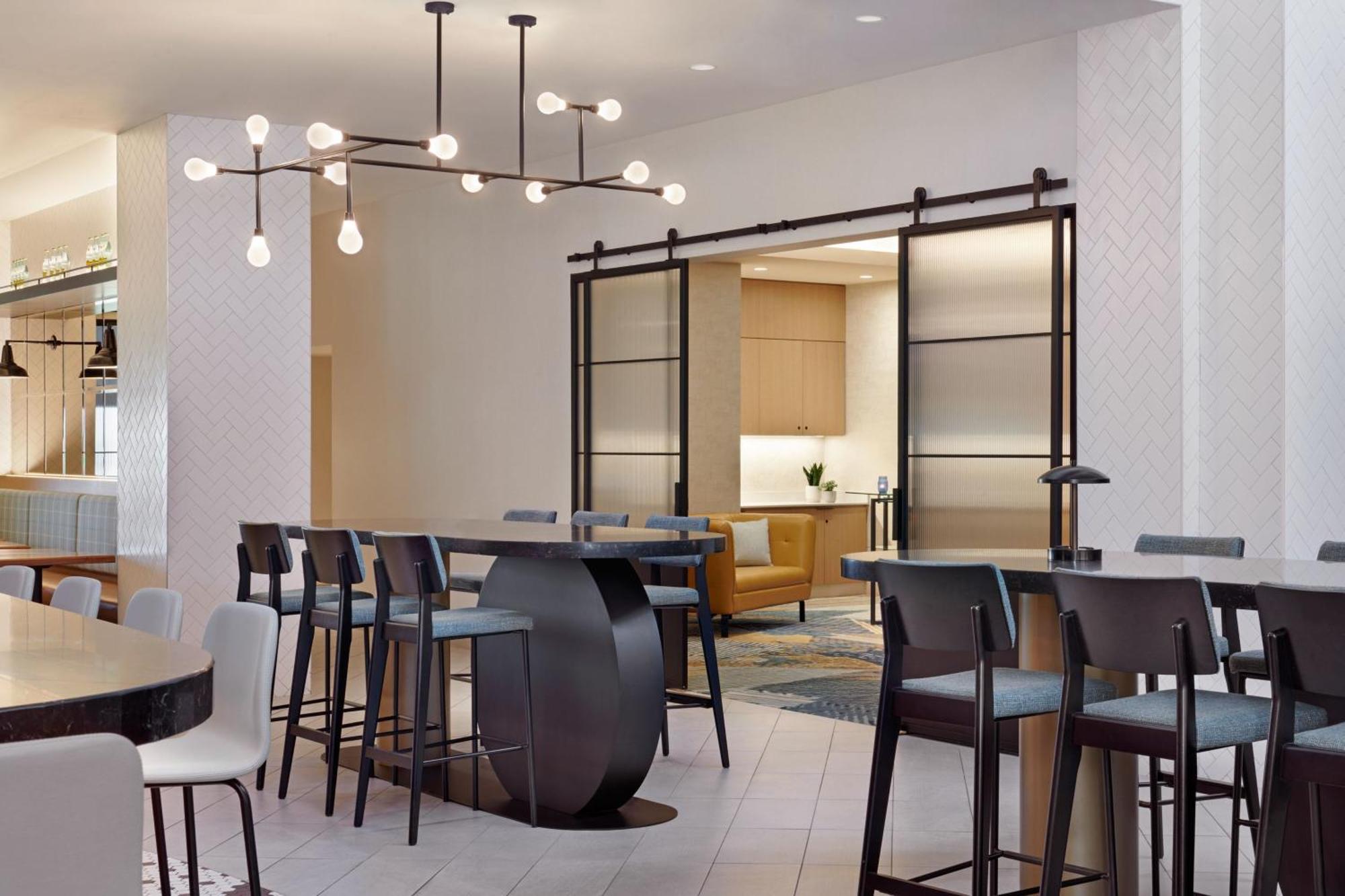 Delta Hotels Calgary Airport In-Terminal Εξωτερικό φωτογραφία