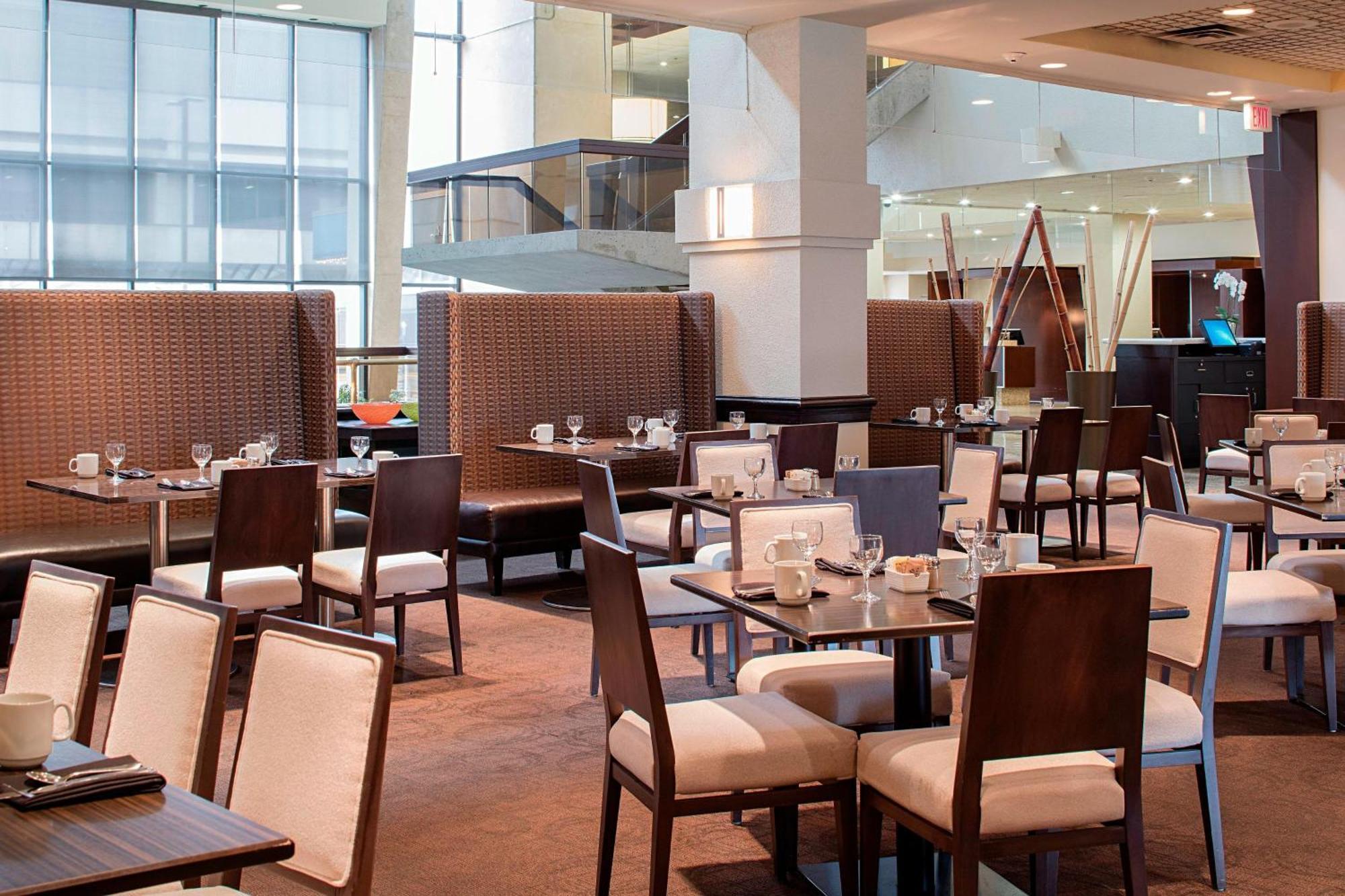 Delta Hotels Calgary Airport In-Terminal Εξωτερικό φωτογραφία