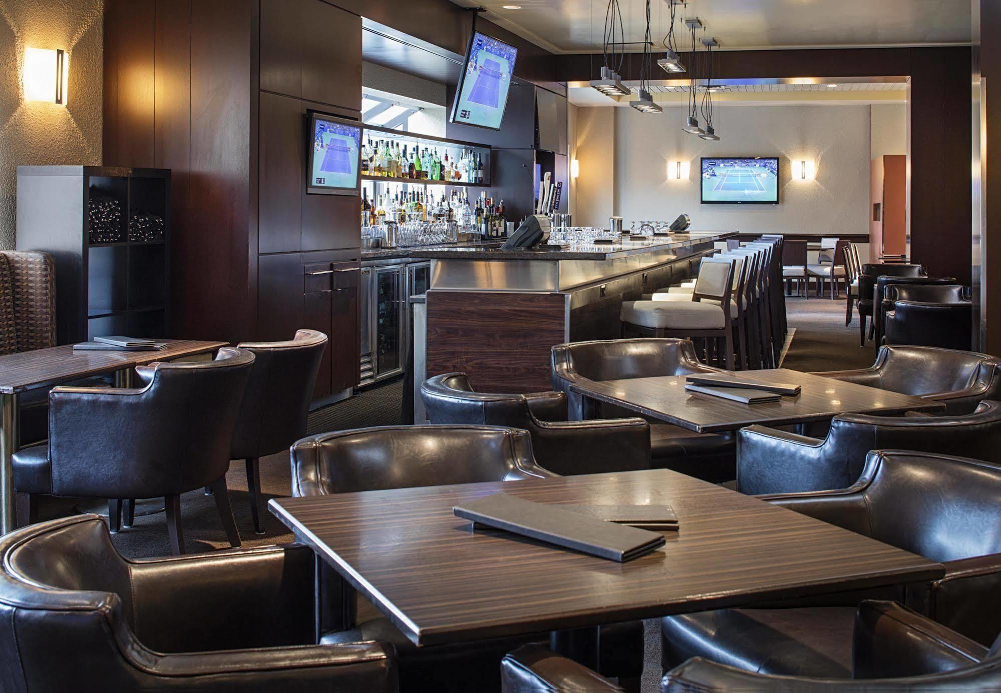Delta Hotels Calgary Airport In-Terminal Εξωτερικό φωτογραφία